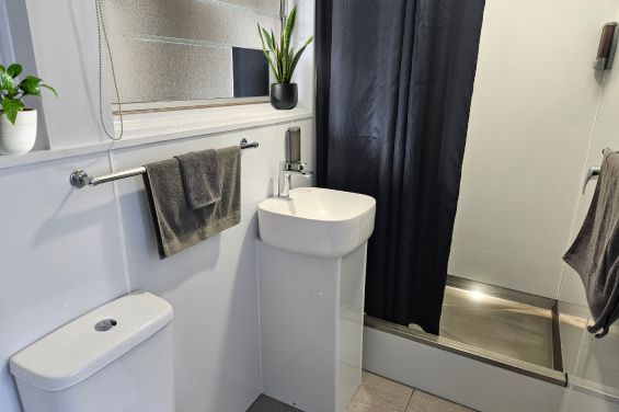 Standard Rooms bathroom